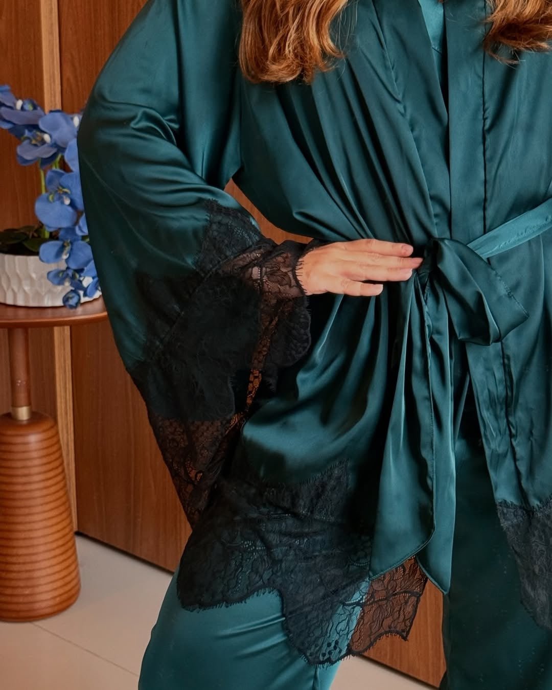 #LuxuryNightwear  
#SilkNightwear  
#NightwearSet  
#RobeAndNightgown  
#ElegantLoungewear  
#nightwear  
#sleepwear  
#loungewear  
#nightgown  
#lingerie
#ladurrie  
#ladurriemodaintima  
#ladurrieéconfiavel?